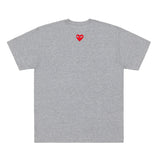 Play Comme des Garçons Klassisches T-shirt mit rotem Herz auf dem Rücken - Grau
