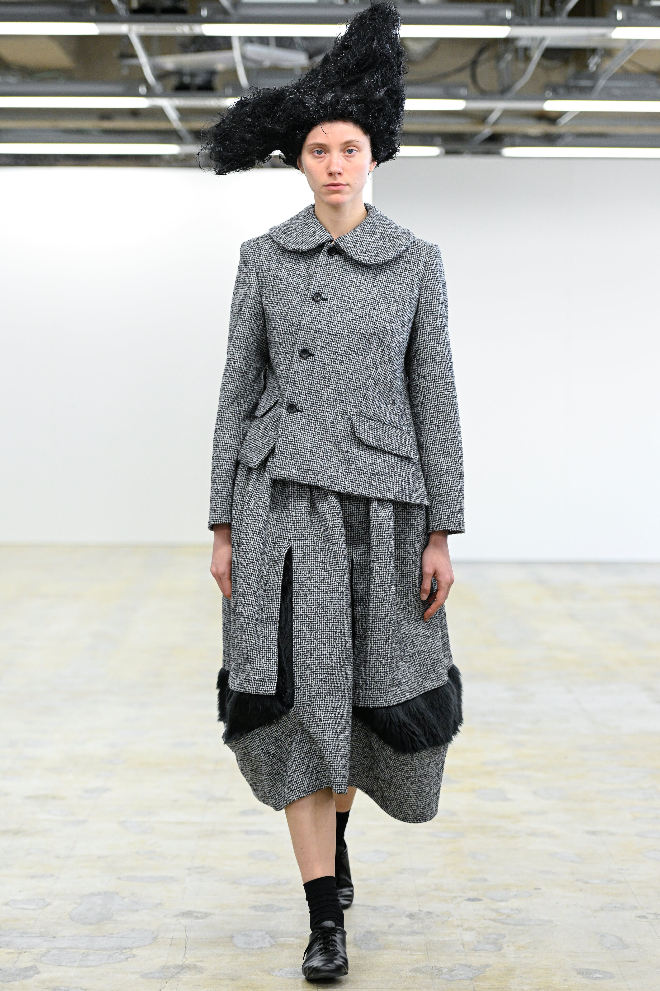ファッション/美容 COMME des GARCONS - Comme des Garcons France Grand COMME des GARÇONS COMME des GARÇONS Fall-Winter 2025 – COMME