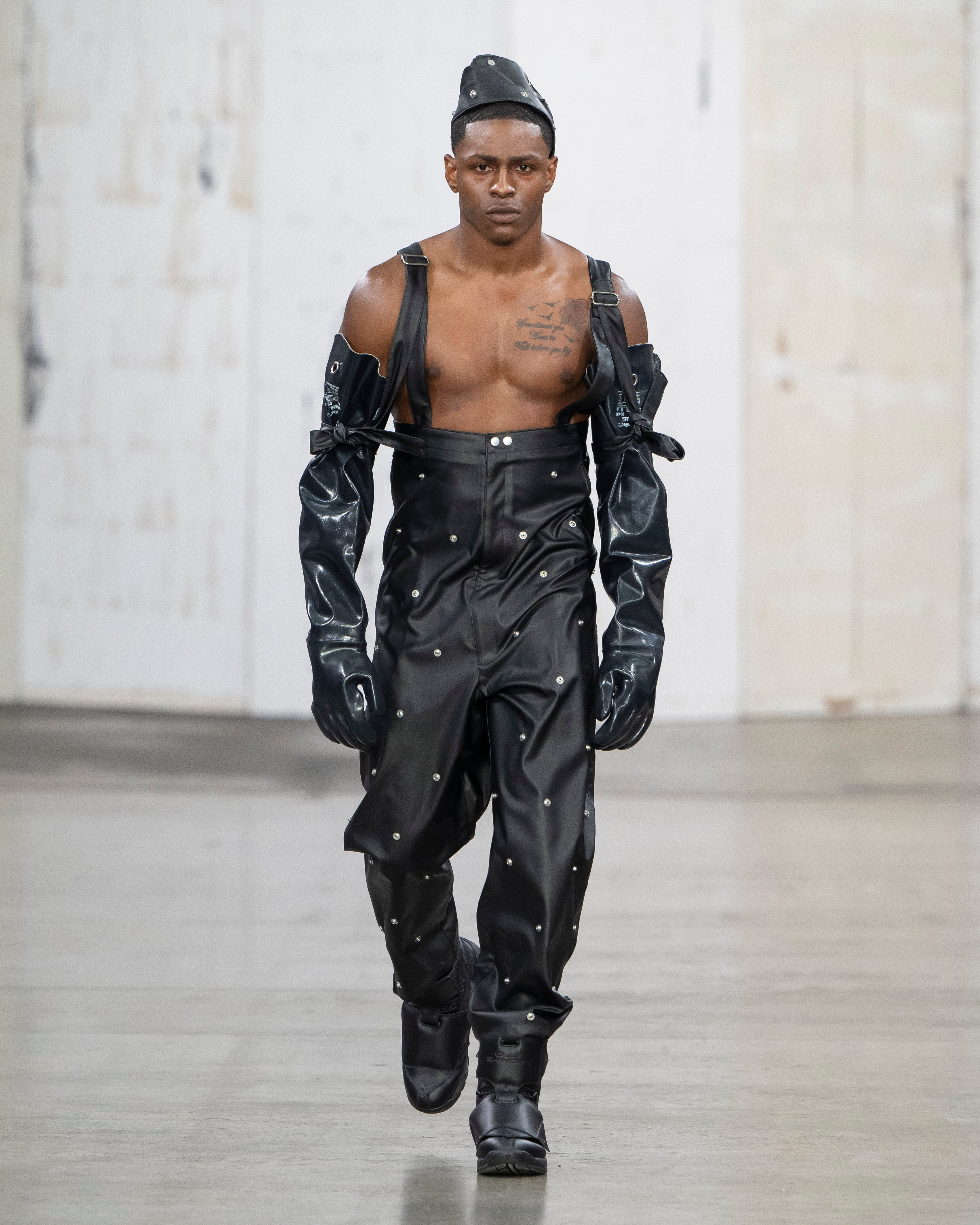 【関税込み】Olly Shinder ブラック Folk フーディ COMME des GARÇONS Germany | OLLY SHINDER Spring-Summer 2025