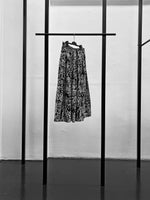 BLACK CDG / GRAFFITI PRINT SKIRT / 1D-S002-W19-1