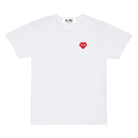 Play Comme des Garçons x Invader T-Shirt - Weiß / rotes Herz Logo